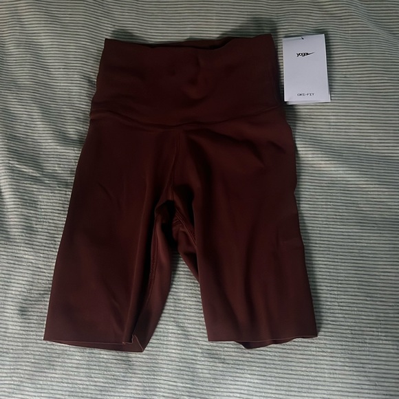 Nike Yoga Shorts in Burnt Orange color XXS - Picture 1 of 3
